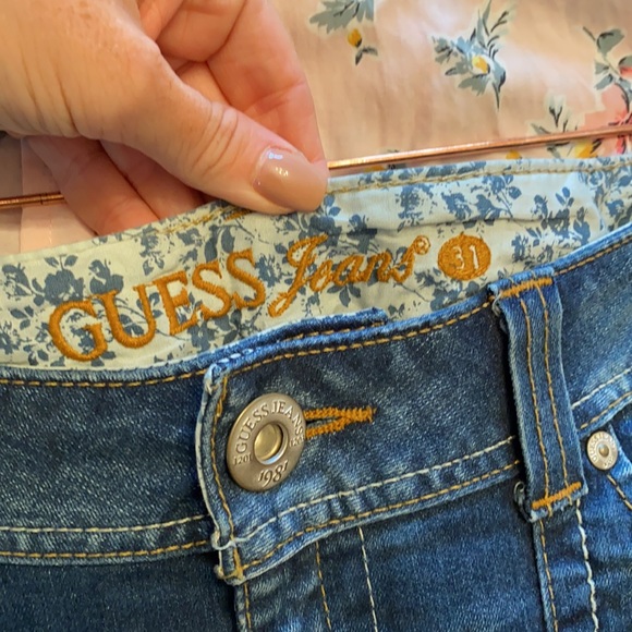 Guess jean shorts - Picture 3 of 4